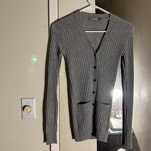 100% Trim sweater XS middle grey sweater. Beautiful almost new